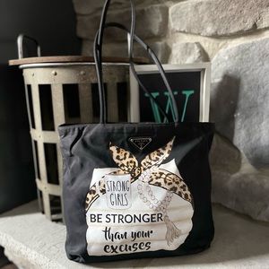 Prada 💯 authentic Tote Bag